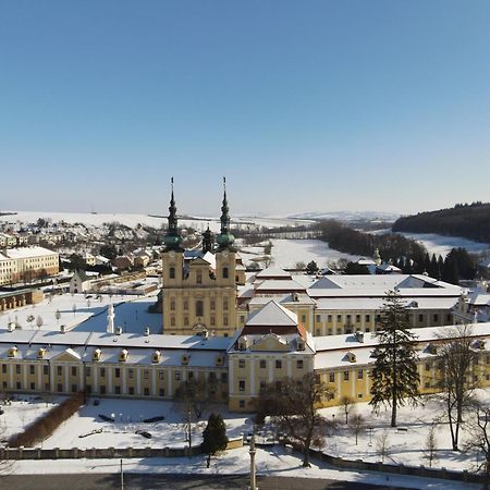 Salas-Dum Pro Spolecnou Dovolenou Az 11 Osob Exteriör bild